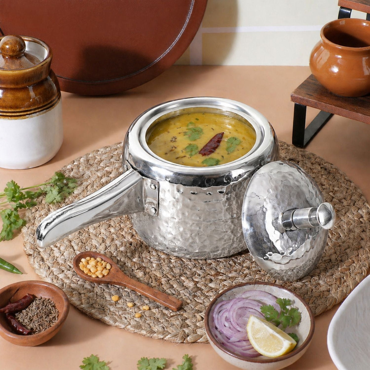 Stainless Steel Hammered Serving Cooker with Lid, 1000ml